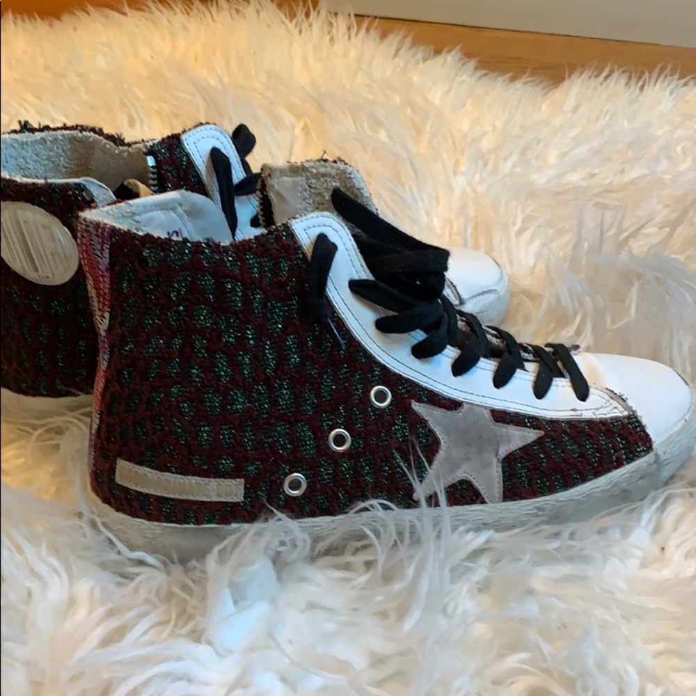 Single digit wears
Retails $565 right now!!